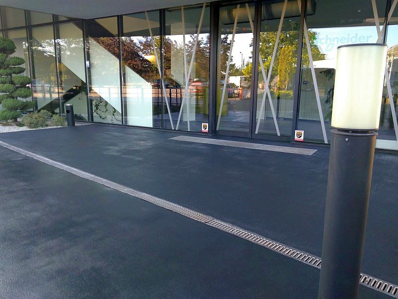 vendi-posadzki-beton-renowacja